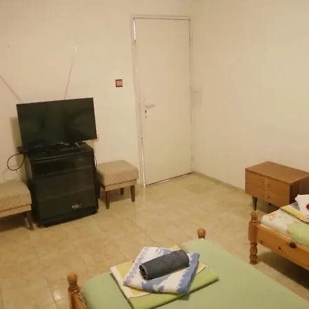 къща здравец - с осигурено паркомясто