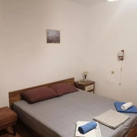 къща здравец - с осигурено паркомясто