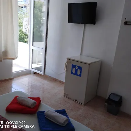 къща здравец - с осигурено паркомясто Casa de hóspedes 3*