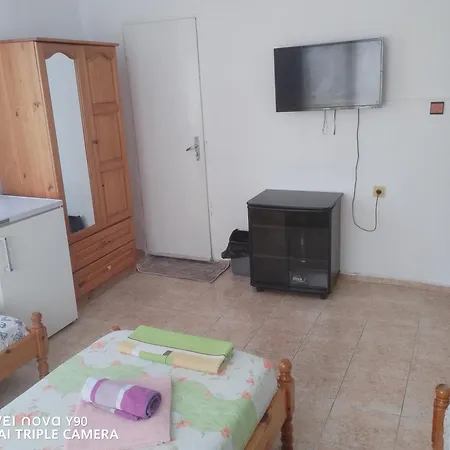 къща здравец - с осигурено паркомясто Casa de hóspedes