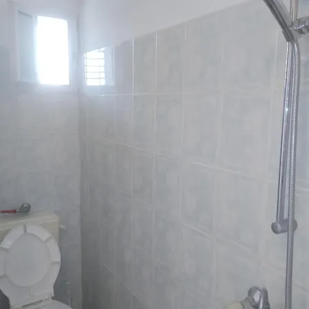 къща здравец - с осигурено паркомясто Casa de hóspedes