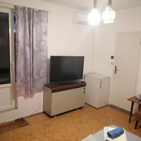 къща здравец - с осигурено паркомясто 3*