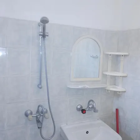 ゲストハウス къща здравец - с осигурено паркомясто 3*