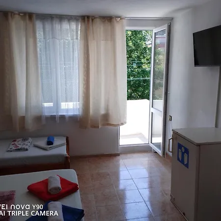 къща здравец - с осигурено паркомясто プリモルスコ