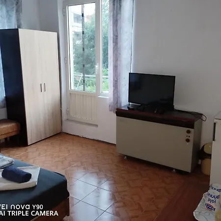 къща здравец - с осигурено паркомясто プリモルスコ